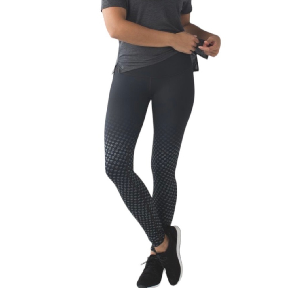 Lululemon Wunder Under Pant III *Full-On Luon
Deep Dive Dip Slate Black size 4